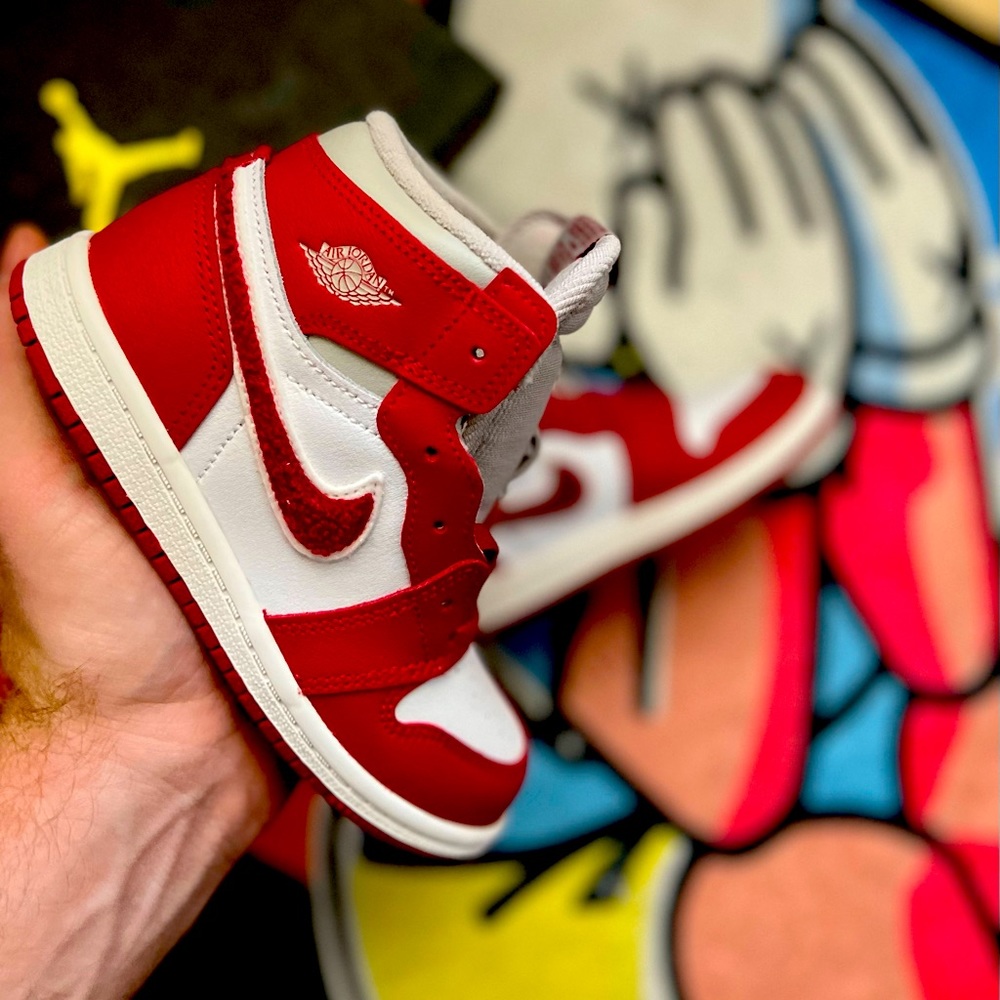 PS KIDS AIR JORDAN 1 SIZE 10C